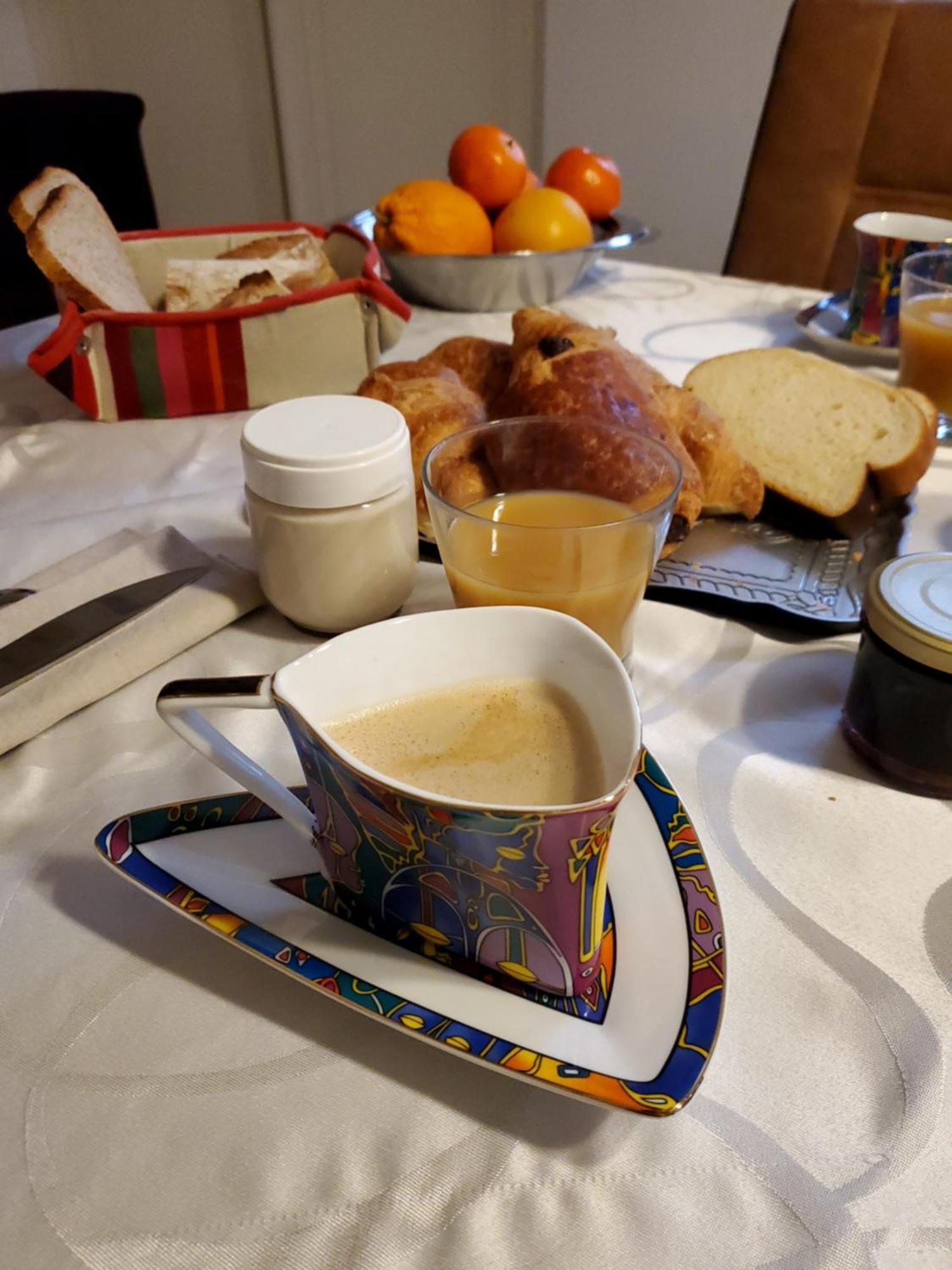 Domaine De La Gemoliere Bed and Breakfast Gémozac Εξωτερικό φωτογραφία