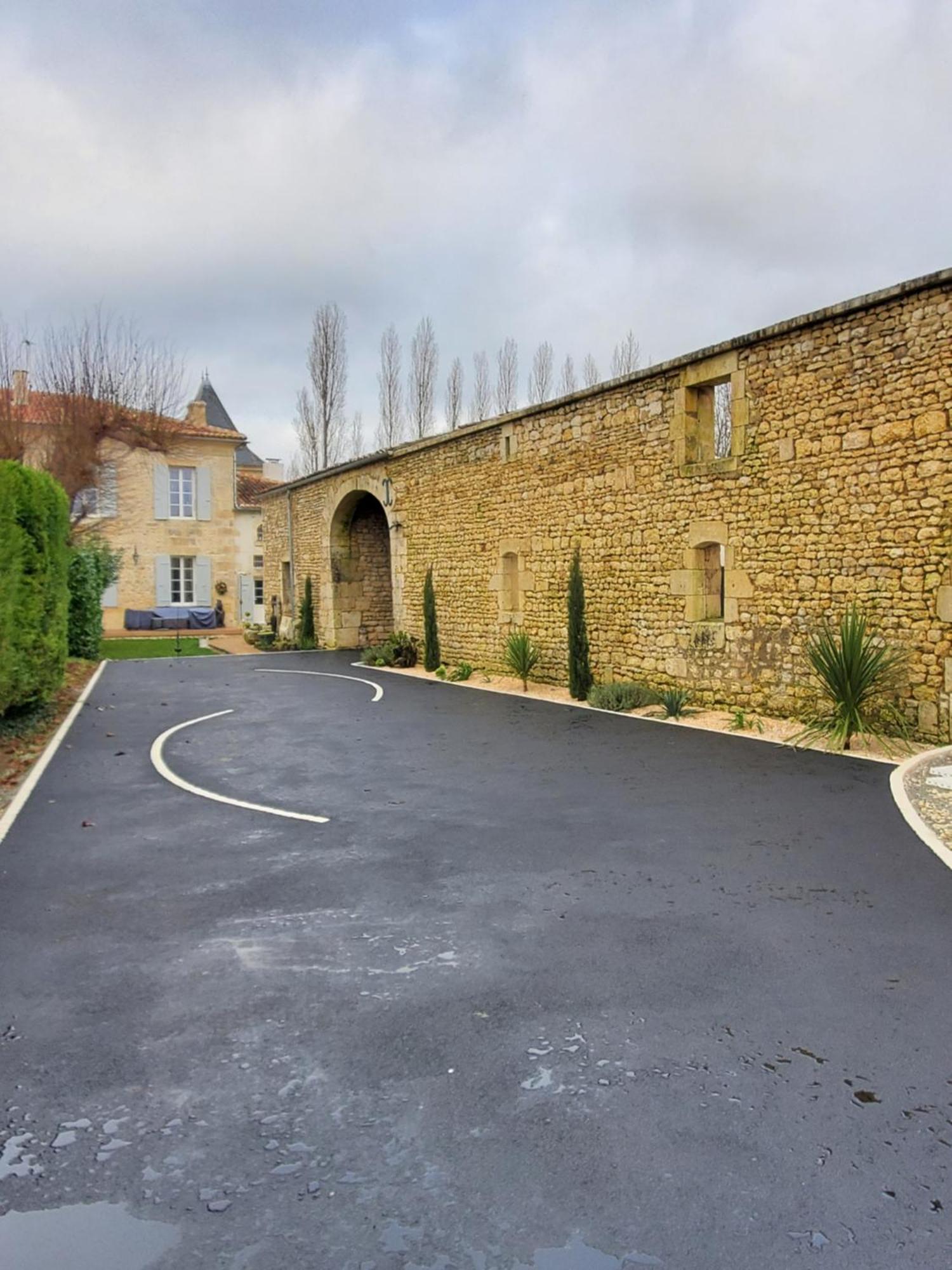 Domaine De La Gemoliere Bed and Breakfast Gémozac Εξωτερικό φωτογραφία