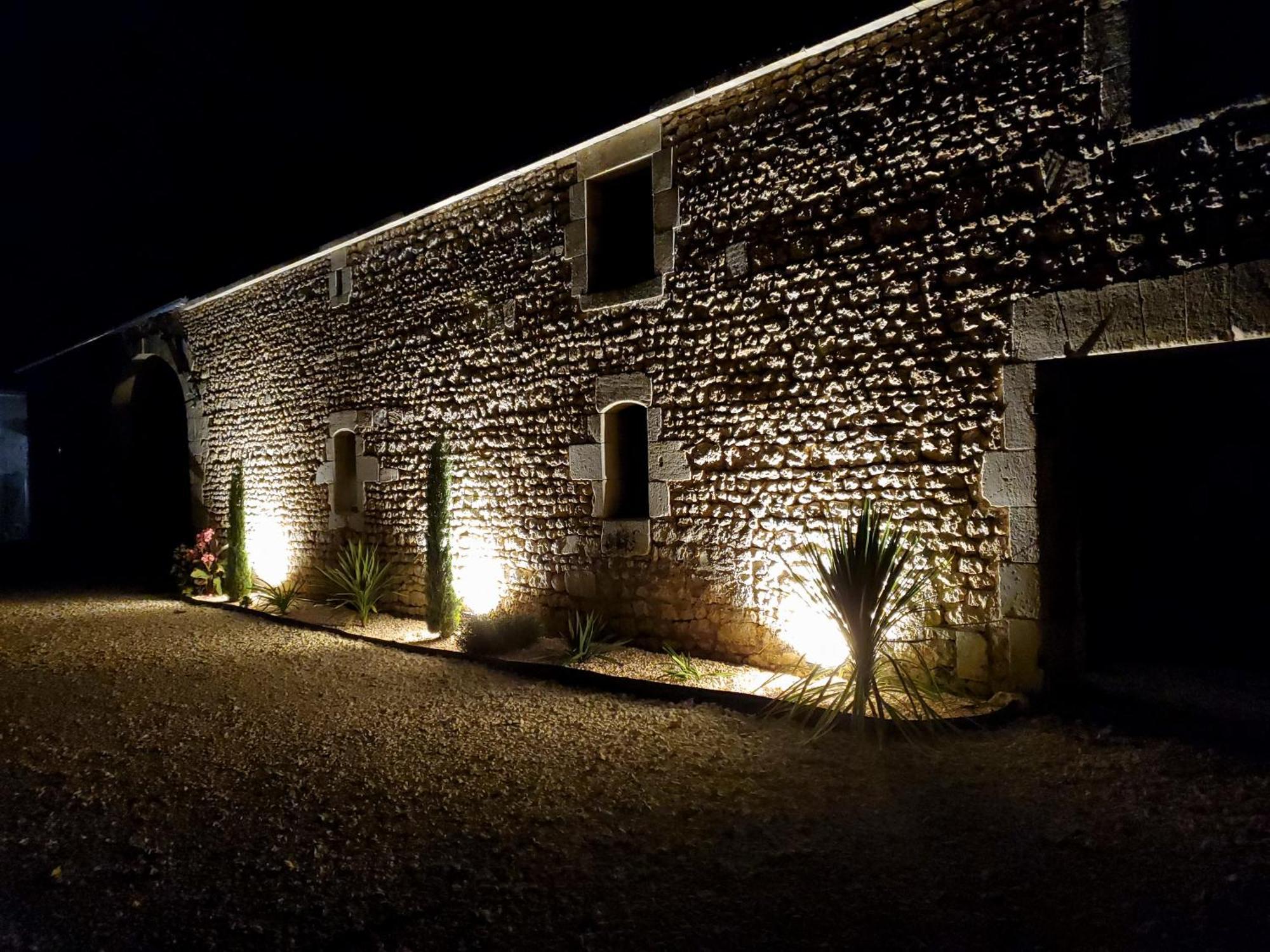 Domaine De La Gemoliere Bed and Breakfast Gémozac Εξωτερικό φωτογραφία